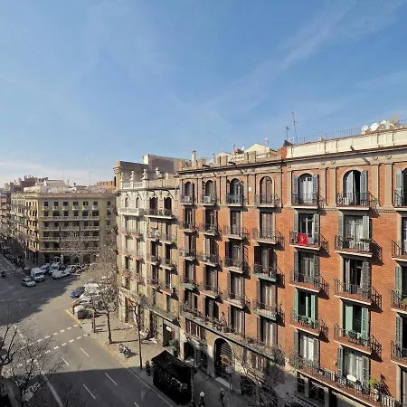 דירה Suites4days Gaudi Eixample ברצלונה