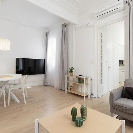 Suites4days Gaudi Eixample Апартаменты Барселона